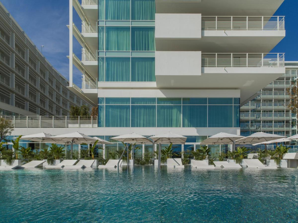 فندق وسبا فالكينستاينير جيسولو ليدو دي يسولو المظهر الخارجي الصورة The hotel's pool