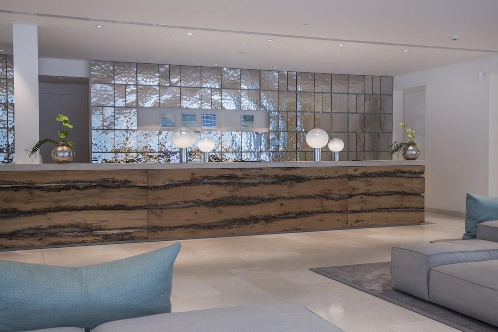 فندق وسبا فالكينستاينير جيسولو ليدو دي يسولو المظهر الخارجي الصورة The lobby of the hotel
