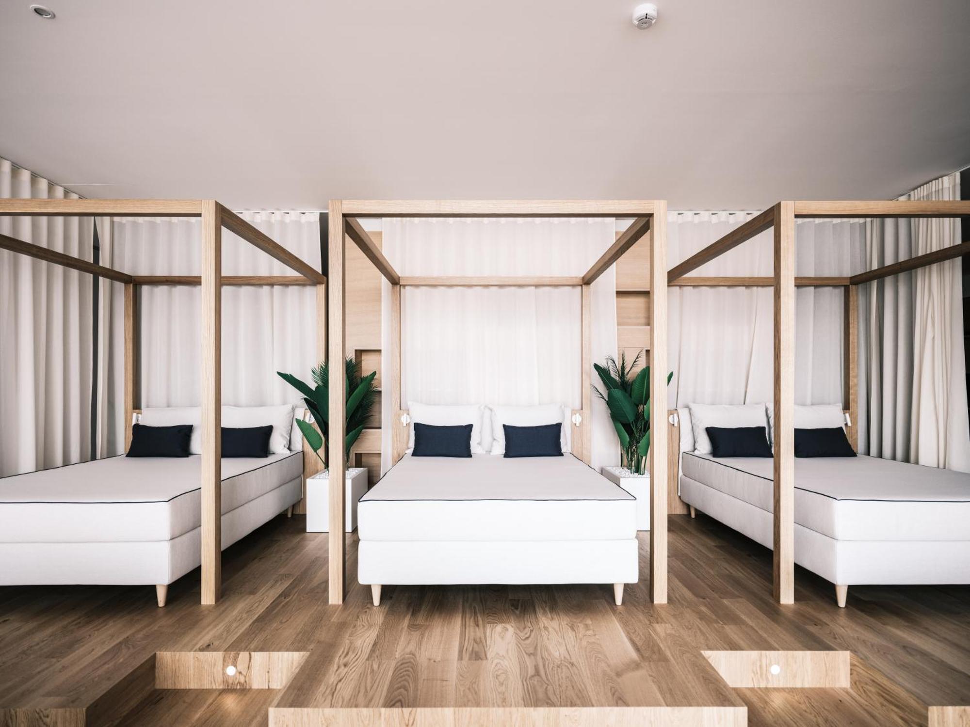 فندق وسبا فالكينستاينير جيسولو ليدو دي يسولو المظهر الخارجي الصورة 3D interior rendering of a hotel room