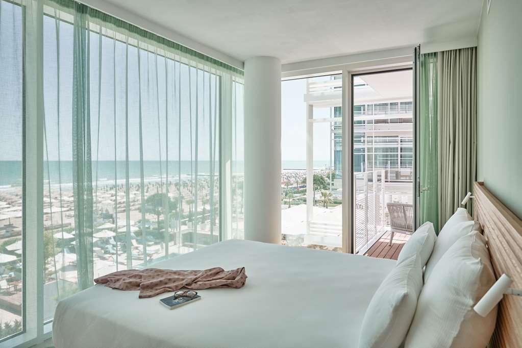 فندق وسبا فالكينستاينير جيسولو ليدو دي يسولو الغرفة الصورة A bedroom at the hotel